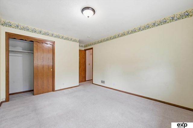 4016 Clifton Drive, Omaha, NE 68134
