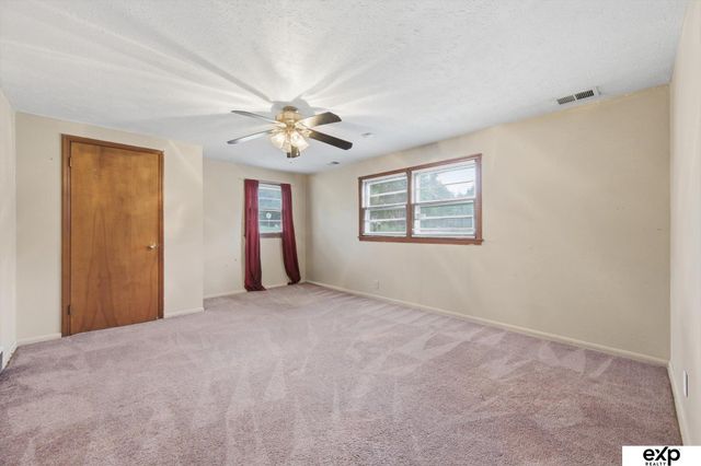 4016 Clifton Drive, Omaha, NE 68134