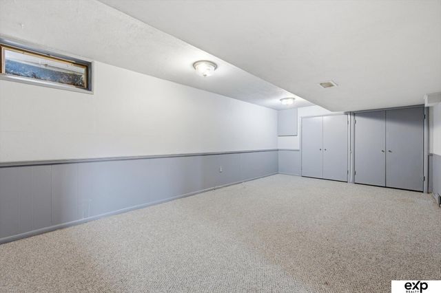 4016 Clifton Drive, Omaha, NE 68134
