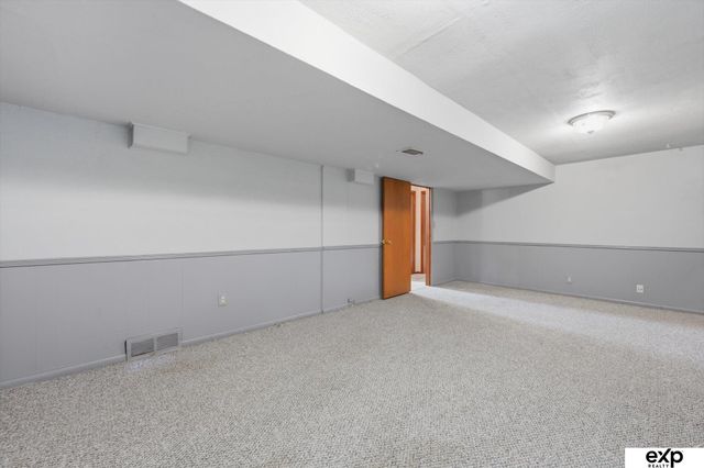 4016 Clifton Drive, Omaha, NE 68134