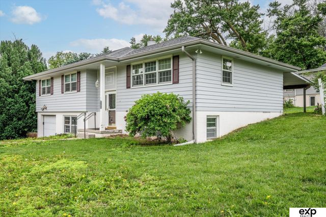 4016 Clifton Drive, Omaha, NE 68134