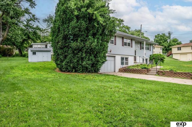 4016 Clifton Drive, Omaha, NE 68134
