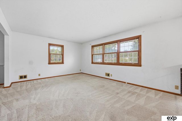 4016 Clifton Drive, Omaha, NE 68134