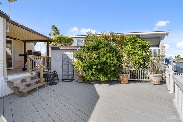 677 E Clam Circle, Port Isabel, TX 78578