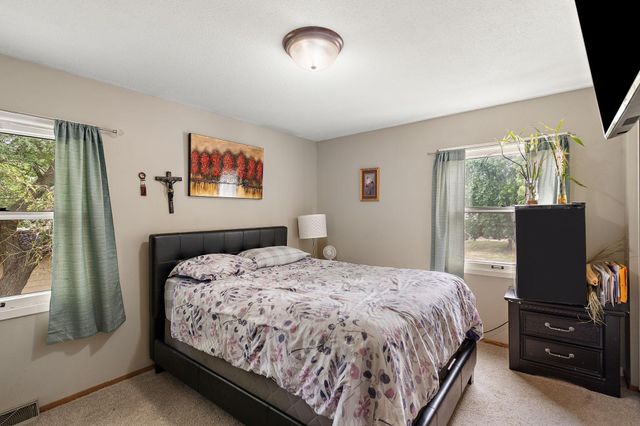 1006 Van Buren Street S, Shakopee, MN 55379