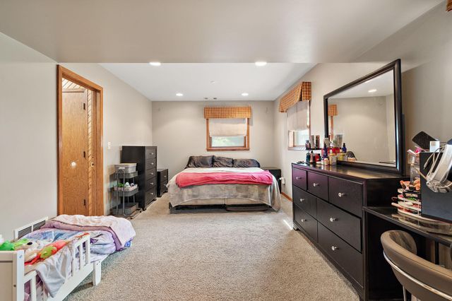 1006 Van Buren Street S, Shakopee, MN 55379