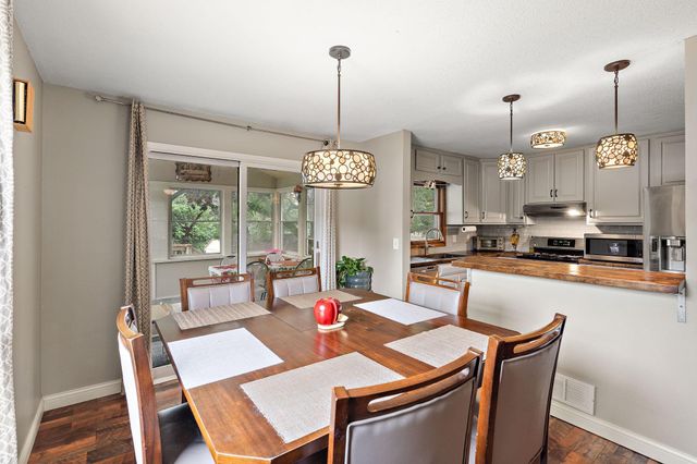 1006 Van Buren Street S, Shakopee, MN 55379