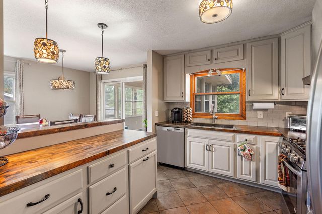 1006 Van Buren Street S, Shakopee, MN 55379