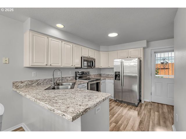 6211 Se POLARIS Way, Hillsboro, OR 97123