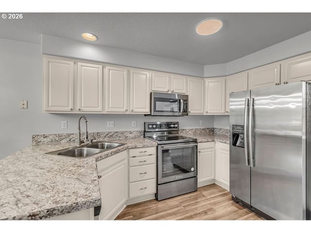 6211 Se POLARIS Way, Hillsboro, OR 97123