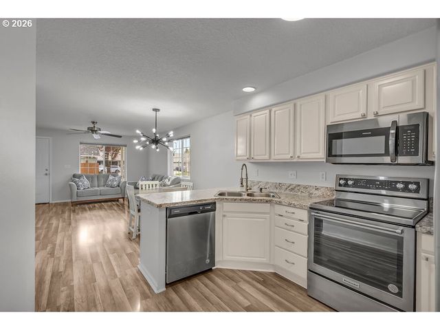 6211 Se POLARIS Way, Hillsboro, OR 97123