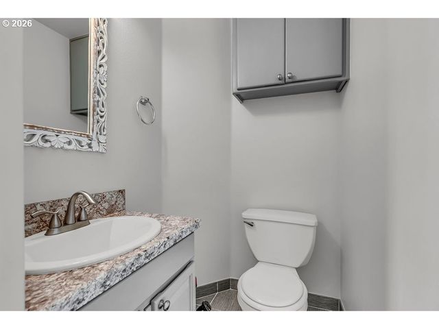 6211 Se POLARIS Way, Hillsboro, OR 97123