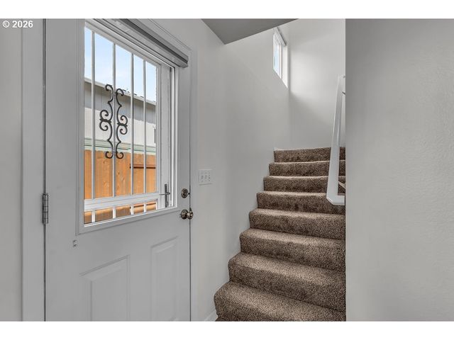 6211 Se POLARIS Way, Hillsboro, OR 97123