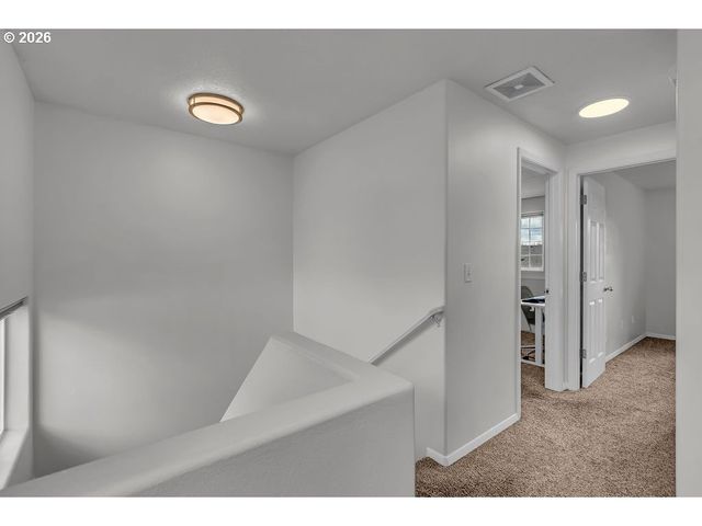 6211 Se POLARIS Way, Hillsboro, OR 97123