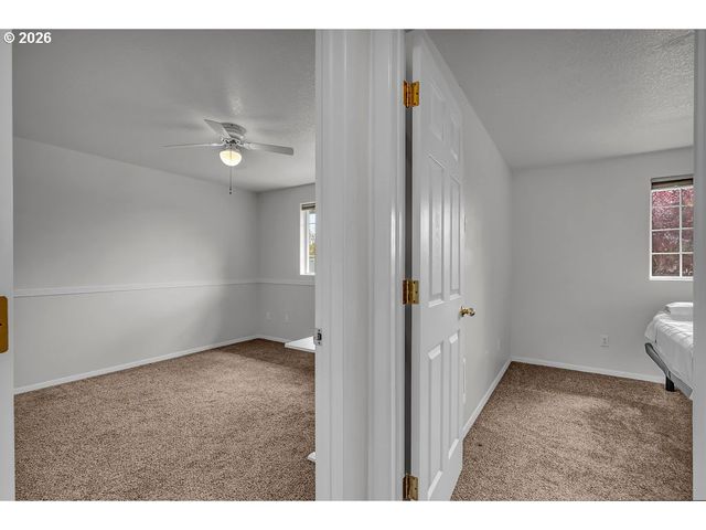 6211 Se POLARIS Way, Hillsboro, OR 97123