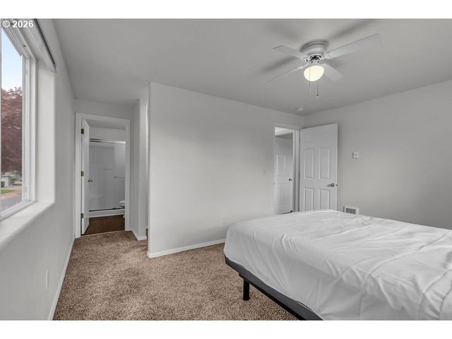 6211 Se POLARIS Way, Hillsboro, OR 97123