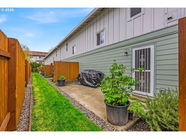 6211 Se POLARIS Way, Hillsboro, OR 97123