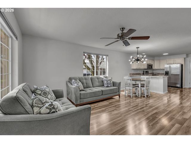 6211 Se POLARIS Way, Hillsboro, OR 97123