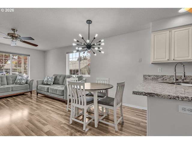 6211 Se POLARIS Way, Hillsboro, OR 97123