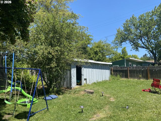 2963 ALDER St, Eugene, OR 97405