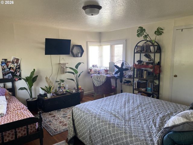2963 ALDER St, Eugene, OR 97405