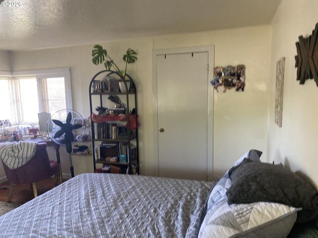 2963 ALDER St, Eugene, OR 97405