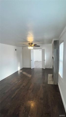 1587 Farmview Avenue, St Louis, MO 63138