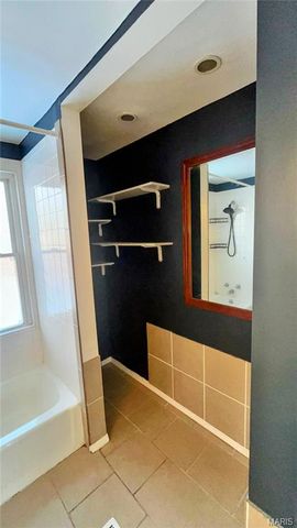 1587 Farmview Avenue, St Louis, MO 63138