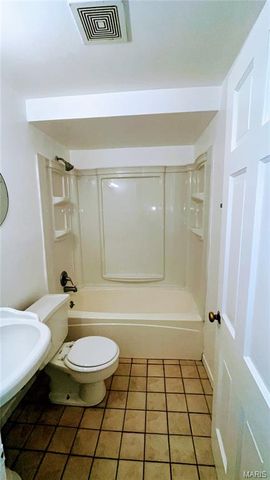 1587 Farmview Avenue, St Louis, MO 63138