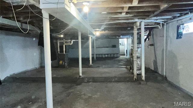 1587 Farmview Avenue, St Louis, MO 63138