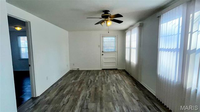 1587 Farmview Avenue, St Louis, MO 63138