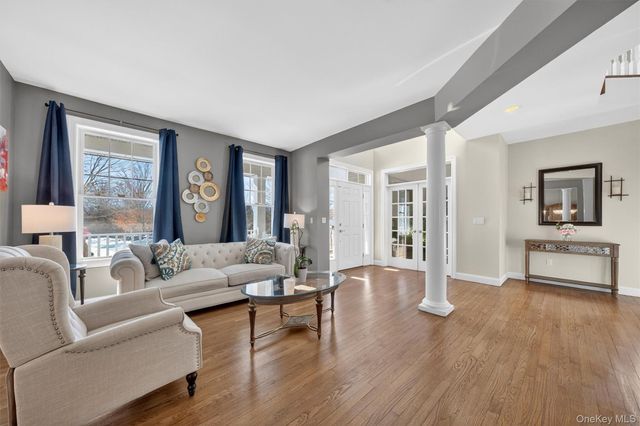 205 Buttonwood Way, Hopewell Junction, NY 12533