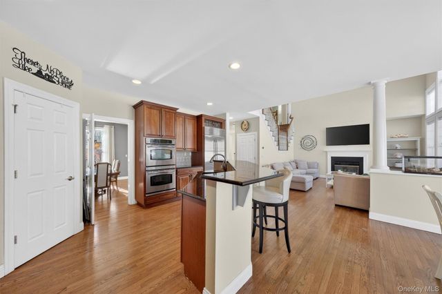 205 Buttonwood Way, Hopewell Junction, NY 12533