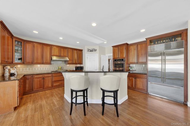 205 Buttonwood Way, Hopewell Junction, NY 12533