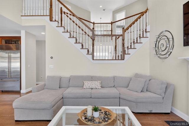 205 Buttonwood Way, Hopewell Junction, NY 12533