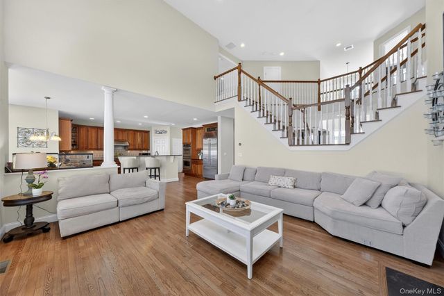 205 Buttonwood Way, Hopewell Junction, NY 12533