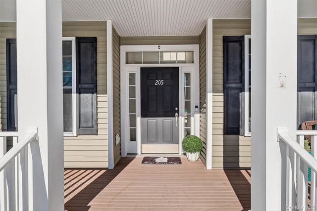 205 Buttonwood Way, Hopewell Junction, NY 12533