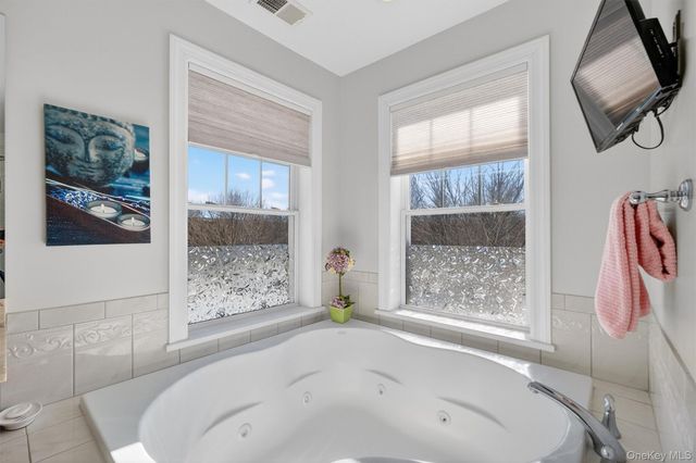 205 Buttonwood Way, Hopewell Junction, NY 12533