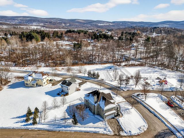 205 Buttonwood Way, Hopewell Junction, NY 12533