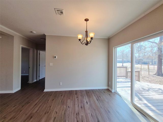 120 Leaning Oak Dr, Point Blank, TX 77364