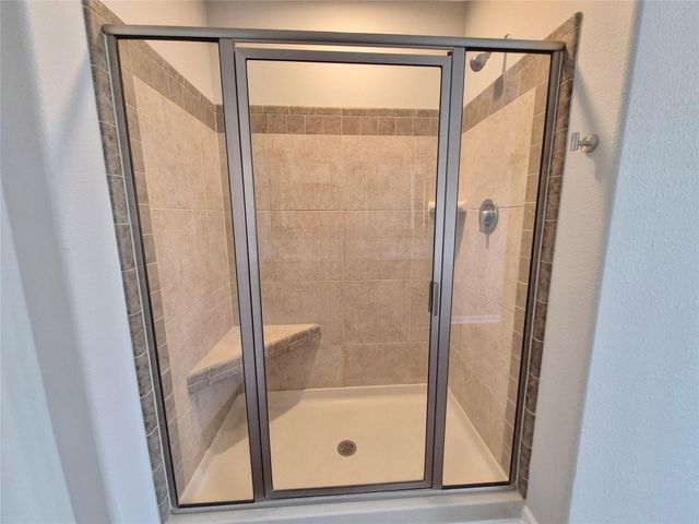 120 Leaning Oak Dr, Point Blank, TX 77364