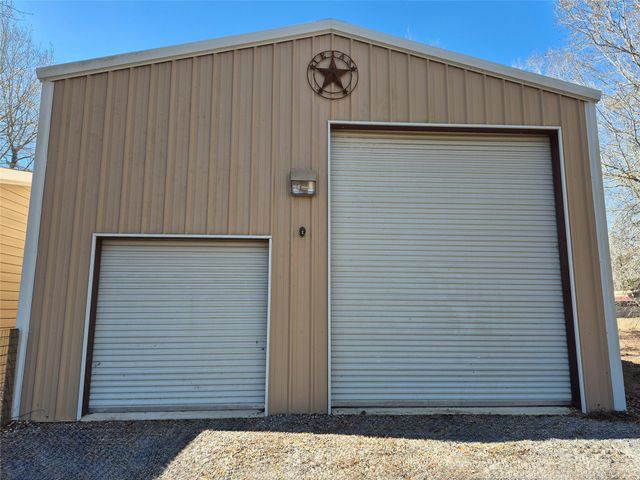 120 Leaning Oak Dr, Point Blank, TX 77364