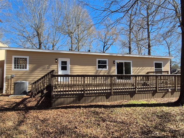 120 Leaning Oak Dr, Point Blank, TX 77364