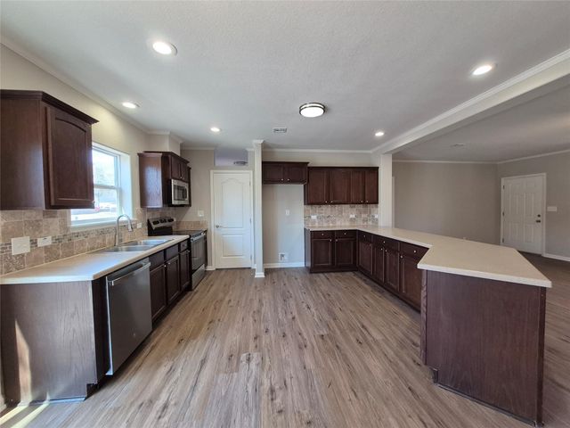 120 Leaning Oak Dr, Point Blank, TX 77364