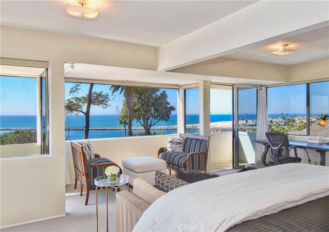 2824 Ocean Boulevard, Corona Del Mar, CA 92625
