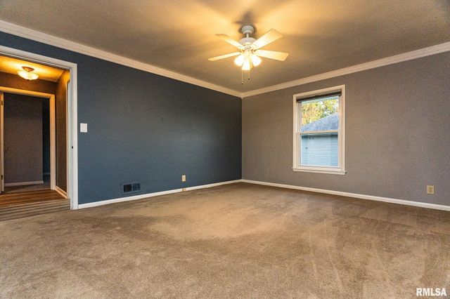 5802 N HUMBOLDT Avenue, Peoria, IL 61614