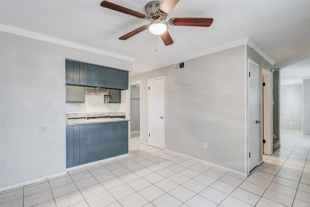 2904 S Fielder Road, Arlington, TX 76015