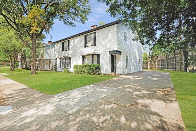 2904 S Fielder Road, Arlington, TX 76015
