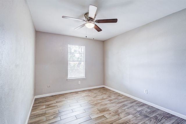2904 S Fielder Road, Arlington, TX 76015