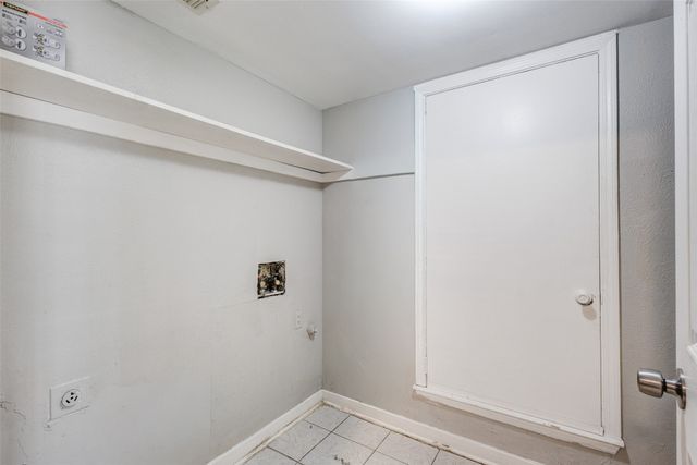2904 S Fielder Road, Arlington, TX 76015